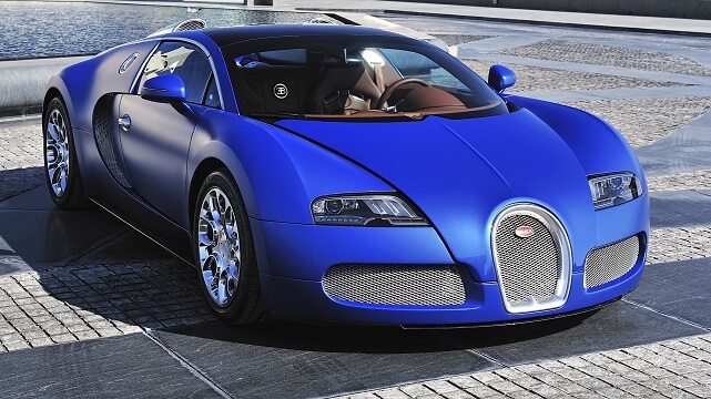 Синяя Bugatti Veyron
